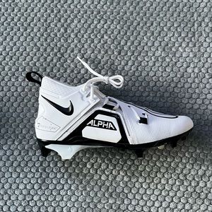 Nike Alpha Menace Pro 3 Mens Size 10 White Black Football Cleats